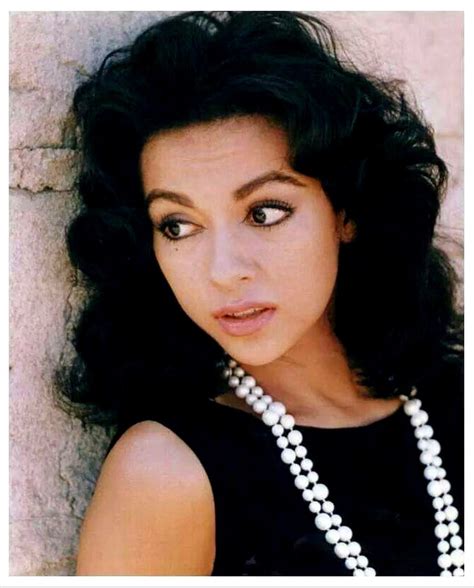Proud puerto rican singer, dancer and actress. Old Hollywood Glamour: Rita Moreno