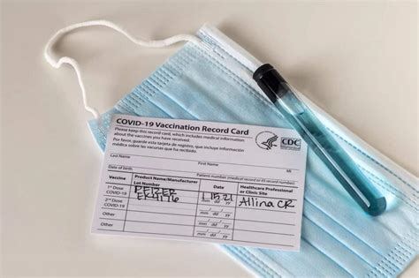 問題疫苗 / 问题疫苗 ― wèntí yìmiáo ― faulty vaccine. 美國提醒不要上傳針卡照片 打疫苗後分享照片有機會洩漏個人資料 - 香港 unwire.hk