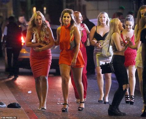 Festive Revellers Clash With Police On Last Saturday Night Out Before