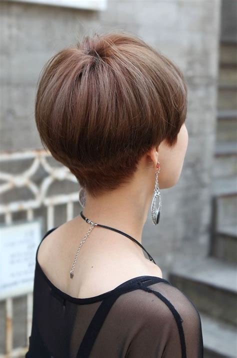 Short wedge bob haircut side view of cute short wedge bob hairstyle. Short Wedge Haircut Pictures Back View 70 with Short Wedge ...