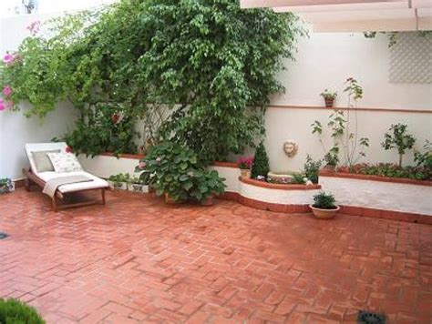 Por ello siempre recomendamos, en la medida de lo posible, incorporar madera en la decoración de exteriores, ya sea para recubrir las paredes o suelos, o bien en la utilización de muebles. Pin en Inspiración