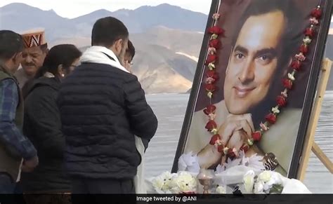 Rajiv Gandhi Birth Anniversary Rahul Gandhi Pays Tribute To His Father