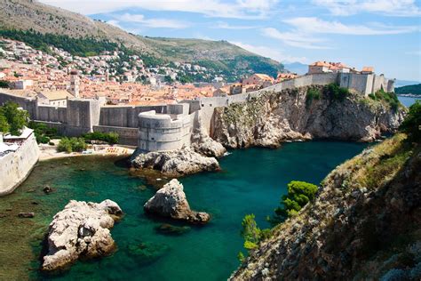 Its total population is 42,615 (census 2011). Turismo Dubrovnik