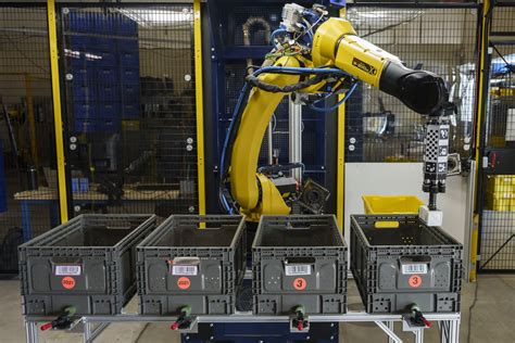 Ai Powered Amazon Warehouse Robot Performs The Repetitive Tasks