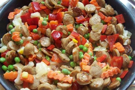 Wurst- Gemüsepfanne mit Tomaten- Soße Rezept