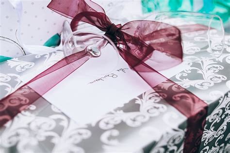 Sometimes i feel guilty for giving only though it certainly varies person to person, according to this nerdwallet study, millennials in 2018 set aside an average budget of $151 for a good friend's. Should You Give Money as a Wedding Gift? | WeddingDresses