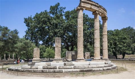Ένα ιστολόγιο με φωτογραφικό υλικό, φύλλα εργασίας, παραμύθια, πίνακες αναφοράς και θεματικές προσεγγίσεις για το νηπιαγωγείο και το δημοτικό, αρθρογραφία και χρήσιμες συνδέσεις. ΑΡΧΑΙΑ ΟΛΥΜΠΙΑ . Ο ΔΙΑΣ ΚΑΙ ΟΙ ΟΛΥΜΠΙΑΚΟΙ ΑΓΩΝΕΣ