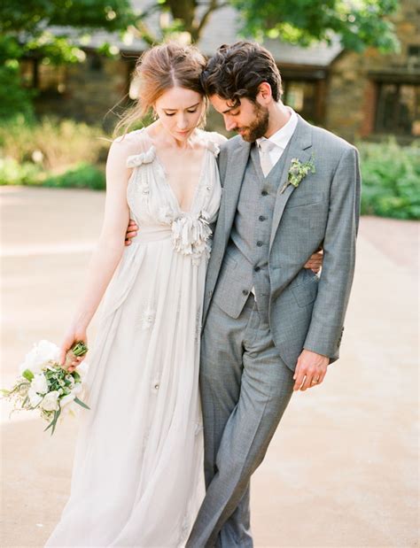 Situated in new york city with breathtaking views of the hudson river winding through the landscape is canoe studios, a contemporary wedding venue. A Rustic Bohemian New York Wedding | Green Wedding Shoes ...