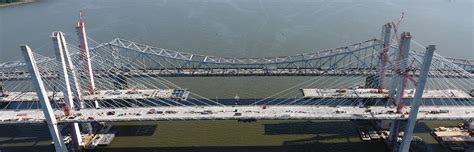 Truck traffic geared up to stay at the gov. Cuomo Bridge : Gov. Mario M. Cuomo Bridge: Opening waiting ...