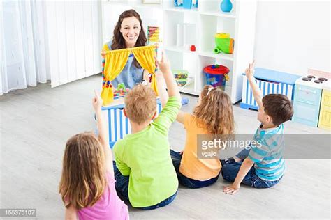 Finger Puppet Craft Stockfotos En Beelden Getty Images