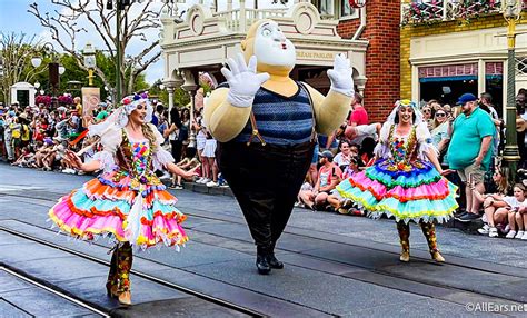 Photos And Videos The Festival Of Fantasy Parade Is Back In Disney World Allearsnet