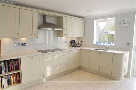 Traditionally, shaker style kitchens have incorporated local timbers in the joinery. This light kitchen uses shaker style doors with a light ...