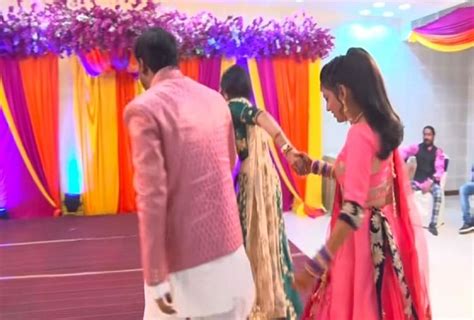 Devar Bhabhi Beautiful Dance In Wedding Video Goes Viral On Social Media Viral Video डांस कर