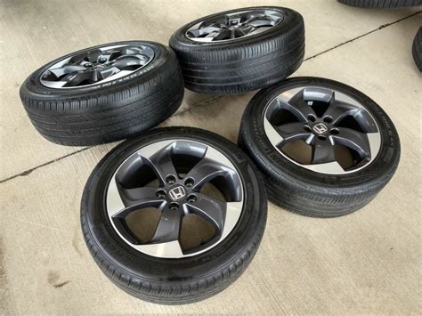 17 Honda Hr V Charcoal And Machined Oem Wheels And Michelin Premier A