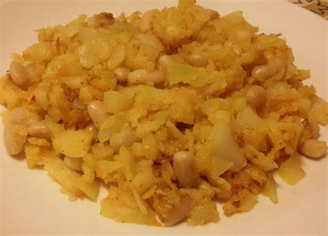 2 pomodor o 2 cucchiai di pomodoro a pezzetti già pronto. Cavolo cappuccio con patate e cannellini | Semplicemente ...