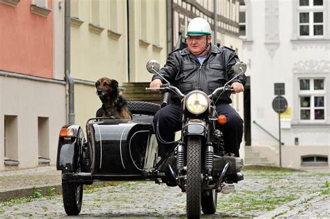 45 jahre später ist polizeiruf 110 eines der erfolgreichsten krimiformate im deutschen fernsehen. Polizeiruf 110: Eine andere Welt - Tatort Fans