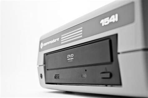 Adapun perbedaan cd dan dvd adalah hanya terletak pada kapasitas atau kemampuan penyimpanan data antar keduanya. Pengertian dan Fungsi DVD ROM, DVD-R, dan DVD-RW ...
