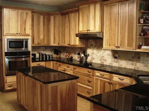 .hickory kitchen cabinets pictures, especially when they are paired with dark flooring, to improve related post from knowing hickory kitchen cabinets pros and cons. Hickory Cabinets for Traditional and Rustic Look Kitchen ...