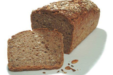 Doch das ist nicht das einzige, das bemerkenswert ist: Dinkelbrot in Kastenform ohne Hefe | Rezept (mit Bildern ...