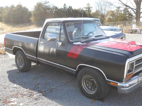 Dodge D150 2wd Short Bed 318 Auto For Sale In Jamestown Kentucky