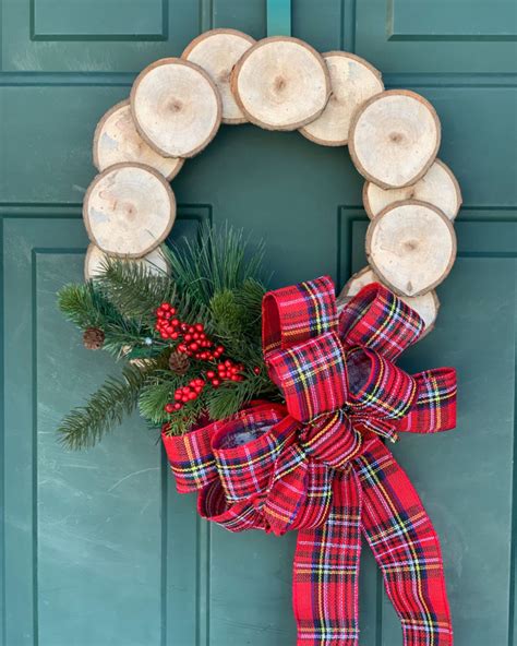12 Beautiful Christmas Wreaths For Your Front Door ~ White Arrows Home