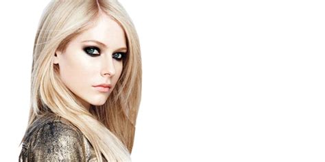 Avril Lavigne Reaparece Por Primera Vez En Dos Años Y Sorprende Con Su