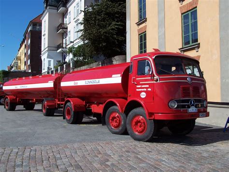 1960 Mercedes Benz LP 333 | Oude trucks, Tankwagen, Mercedes