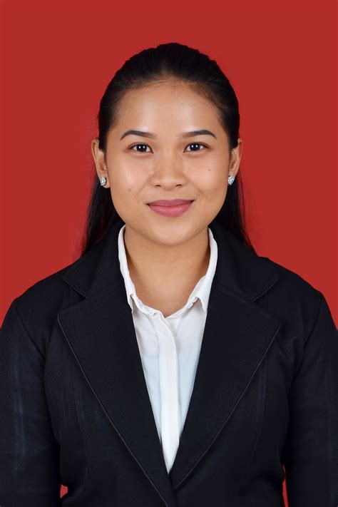 Pas Foto Background Merah – Safira Widodo | PAHKI