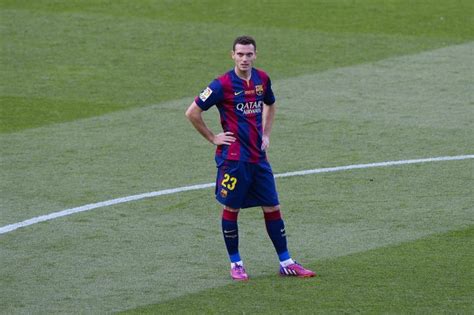 arsenal news thomas vermaelen ordered to give back champions league winners medal football