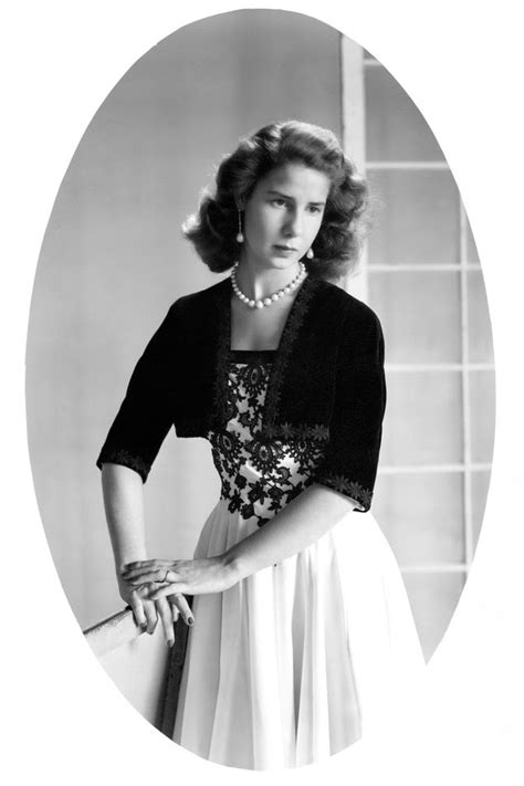 El duque de alba, fue mayordomo real y un gran militar que ha sido recordado por su acción en los fernando ónega analiza el fallecimiento de la duquesa de alba. ROYAL COUTURE.....RIP Cayetana Duquesa de Alba, Most ...