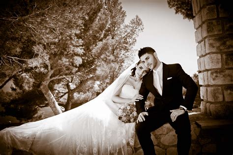 May 04, 2021 · a wedding timeline is an outline that helps you plan month by month and what tasks need to be completed at each phase while the wedding planning checklist is an overall list of all planning items you might need for each section of the wedding. Excellent-wedding-photographer - Wedding photographers on the French Riviera