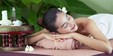 Premium Photo Spa Body Massage Woman Hands Treatment Woman Having Massage In The Spa Salon