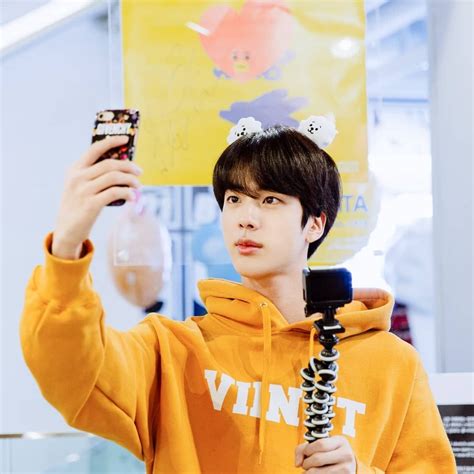 Apr 05, 2021 · suga's weverse update regarding his shoulder surgery (credit: Have you guys sign up with WEVERSE app? | Bts jin, Seokjin bts