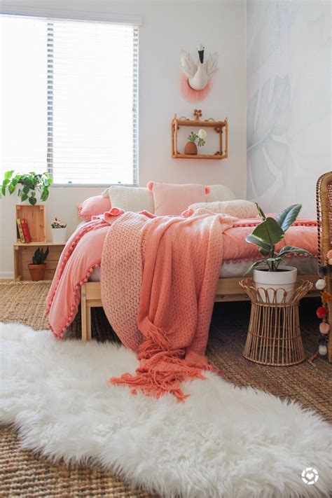 Clean linens and clean lines are the perfect recipe for a great night's. Boho girls/tween room, platform bed, jute rug. Neutrals ...