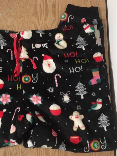 New Women’s Secret Treasures Faux Mink Holiday Print Cuffed Pajama