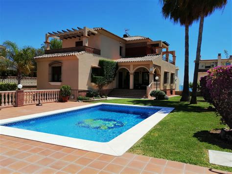 Casa O Chalet En Venta En Calle Goya 15 La Cala Del Moral Málaga Fotocasa