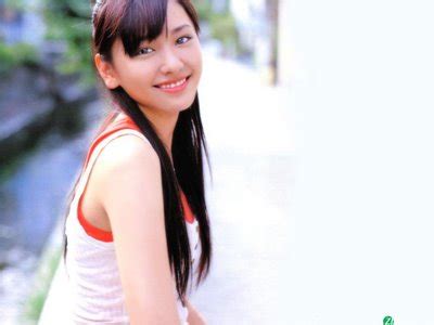 Actress, fashion model, singer, seiyū, and occasional radio show host. Annarella{RO}: Yui Aragaki