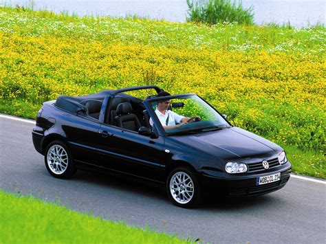Volkswagen has manufactured models of cabrio for 8 years. VOLKSWAGEN Golf III Cabrio specs & photos - 1993, 1994 ...