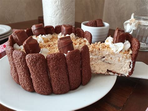 6 bjelanjaka 4 žlice brašna 6 žlice šećera dodatni sastojci: Torta charlotte kinder bueno, ricetta fredda senza cottura ...