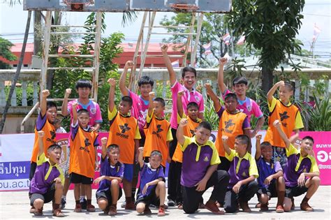ทีมชาติไทย ทำผลงานผ่านเข้าสู่รอบสุดท้ายศึกฟุตซอลชิงแชมป์โลกมาแล้ว 5 สมัยติดต่อกัน ในปี 2000, 2004, 2008, 2012 และ 2016 ขณะที่. ฟุตซอลศรีปทุม GSB ไทยเทค เปิดคลีนิกกีฬา พี่สอนน้อง จ.ปทุมธานี