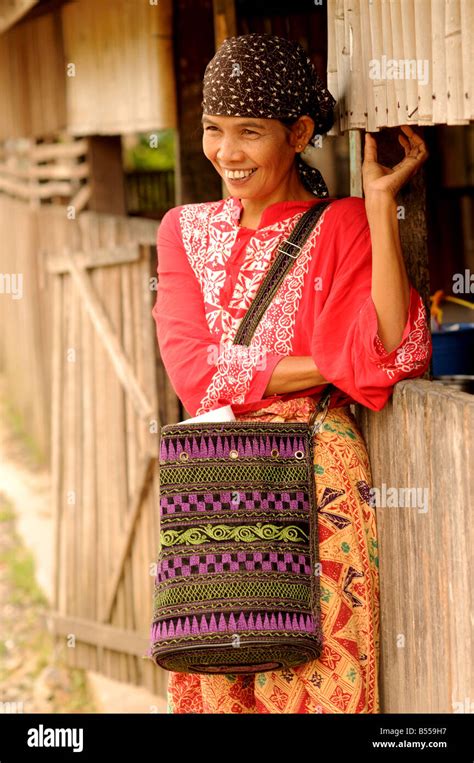 Tribes Of Indonesia Hi Res Stock Photography And Images Alamy