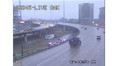 Wooten a fatigued trucker who falls asleep at the wheel could jackknife into oncoming traffic. FedEx driver dies after trailer falls from I-345 near downtown Dallas | wltx.com