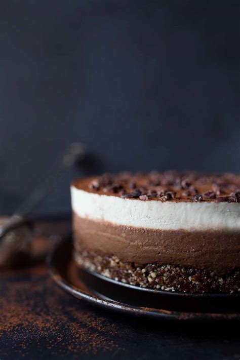 Raw Vegan Tiramisu Cake | Vanillacrunnch | Food ...