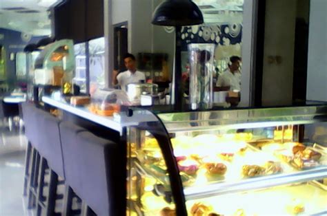 Maybe you would like to learn more about one of these? Semarang Coret: Beli Oleh-Oleh di Nissin Emporium Cafe ...