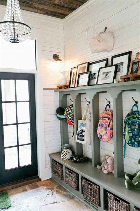 40 Stunning Farmhouse Entryway Decorating Ideas And Remodel