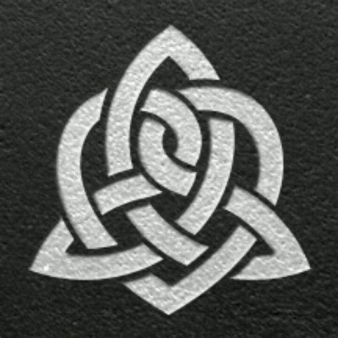 The circle around the crosspiece symbolizes eternity. Celtic Eternal Love | {Ink}spiration | Pinterest