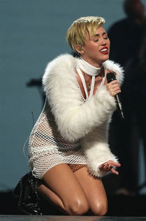Miley Cyrus And Her Most Controversial Moments Thatviralfeed