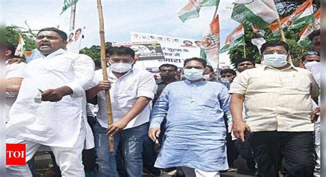 nagpur youth congress protests against modi government over price rise inflation nagpur news