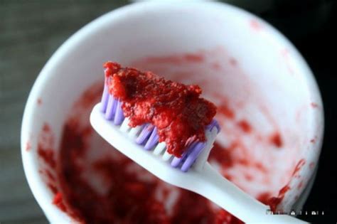 Mau mencerahkan kulit badan dengan berbekal body scrub? Membuat Scrub Badan Sendiri : Bisa digunakan sendiri atau ...