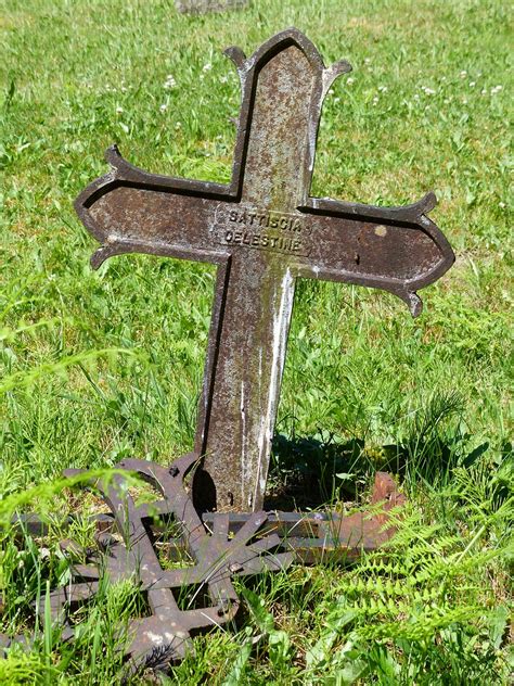 Cross For Burial Cross Life Expressions Burial Vault Emblem Wilbert